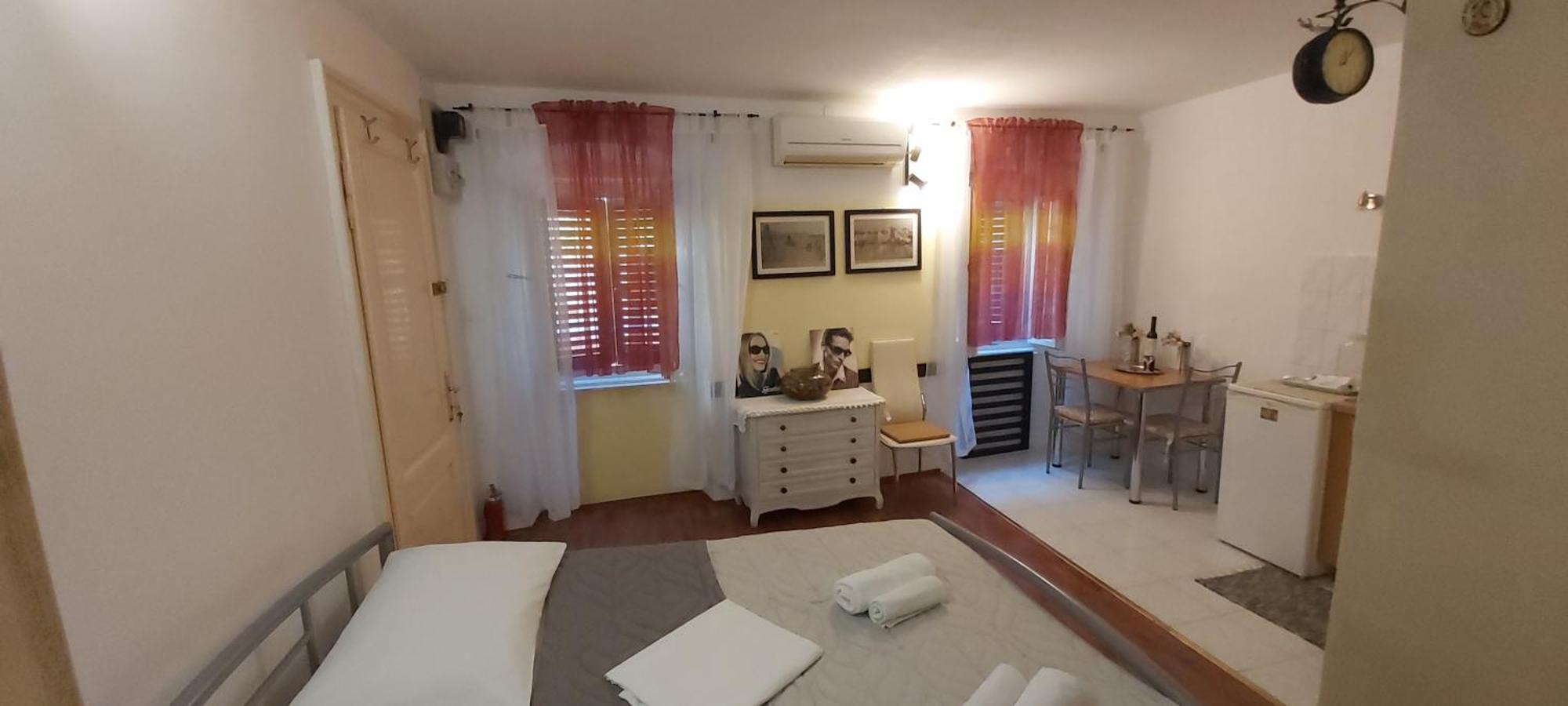 Down Town Apartment สปลิท ภายนอก รูปภาพ